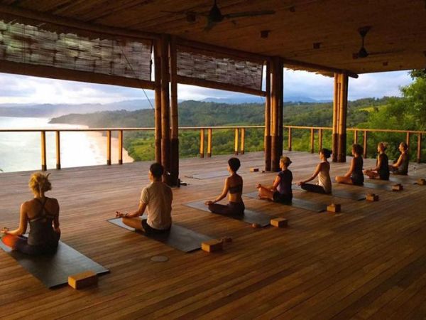 10 Best India Ashrams for Yoga and Meditation